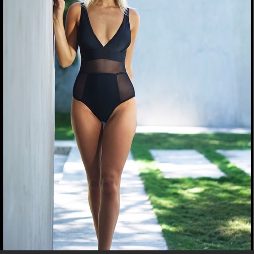 Black mech one piece